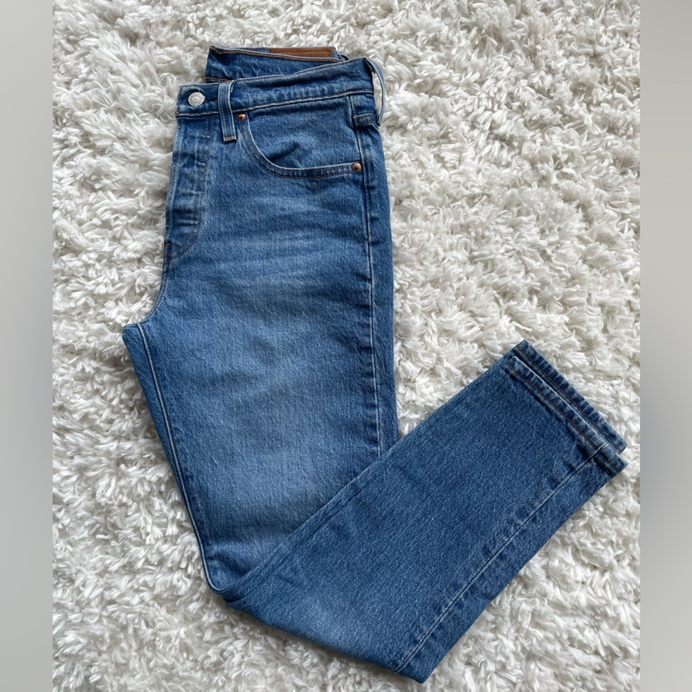 Levi's - Picture 5 of 6